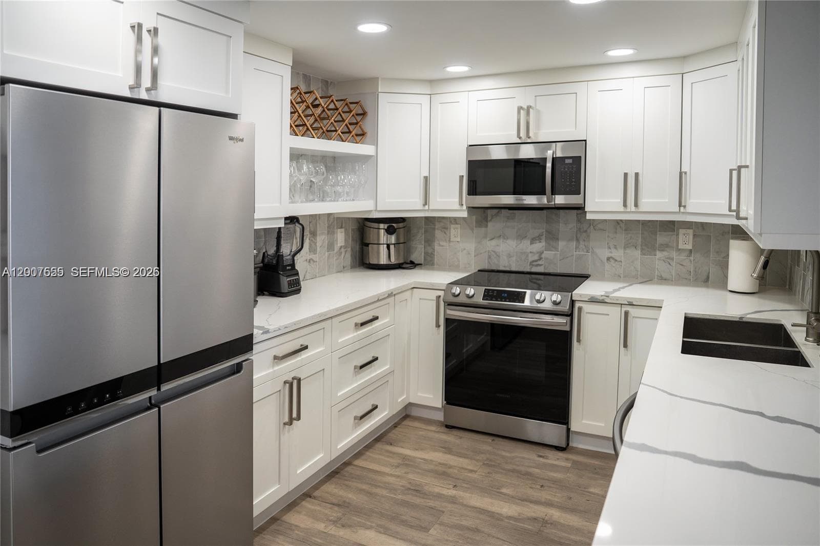 1600 Ocean Dr 17D photo 3