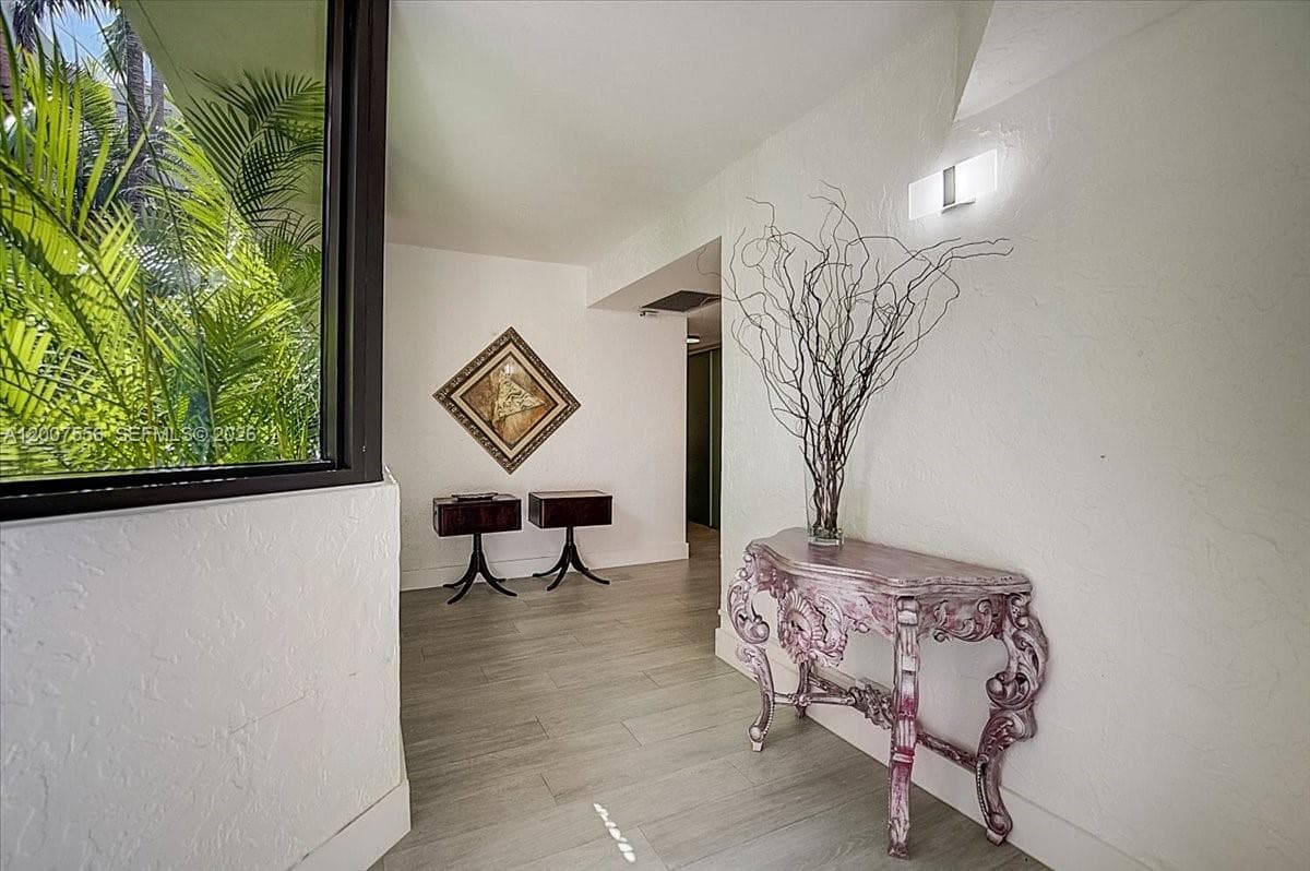101 E Crandon Blvd 276 photo 4