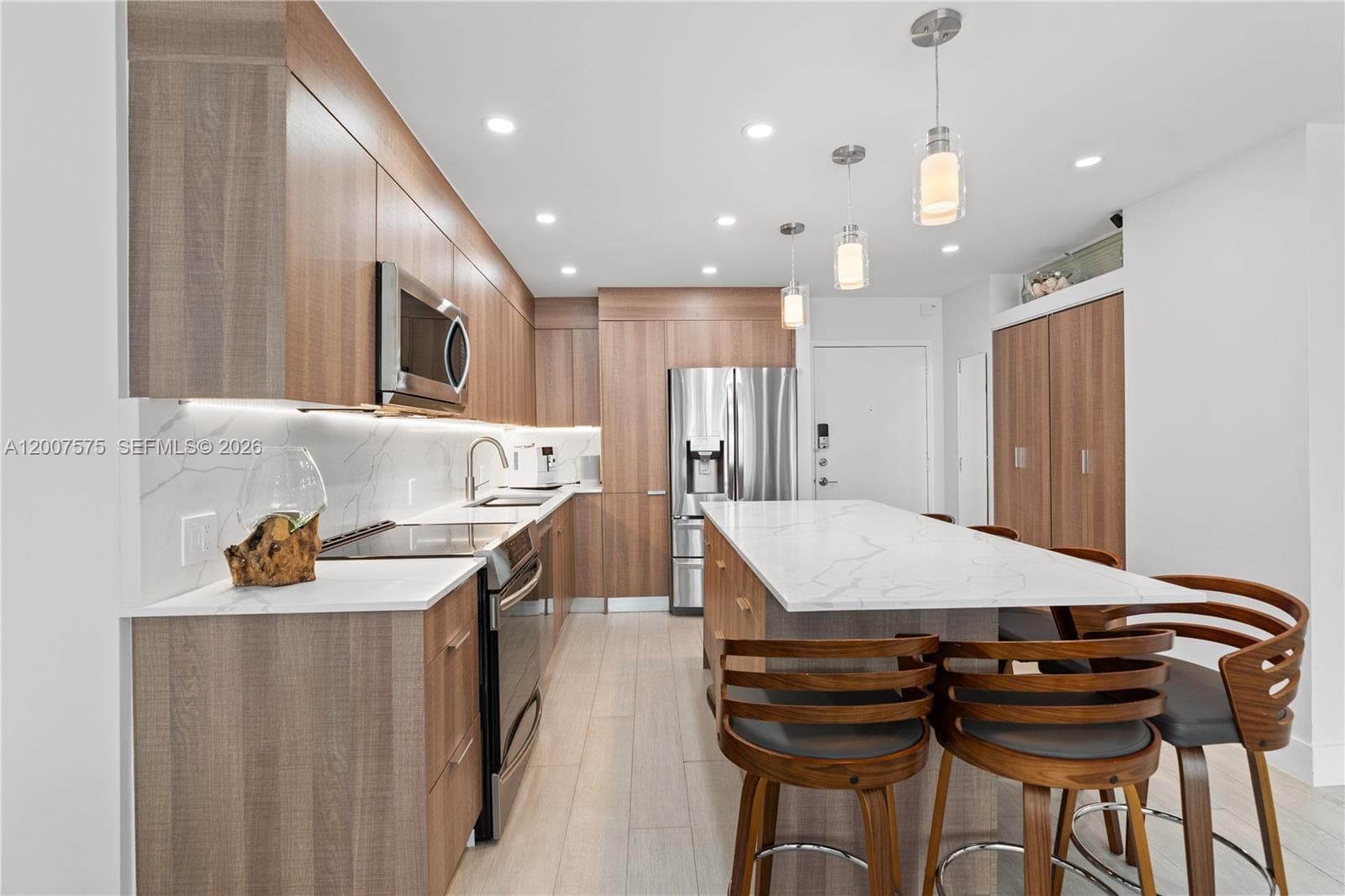 2030 Ocean Dr 918 photo 6