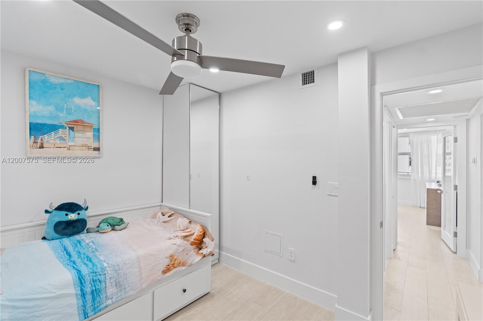 2030 Ocean Dr 918 photo 13