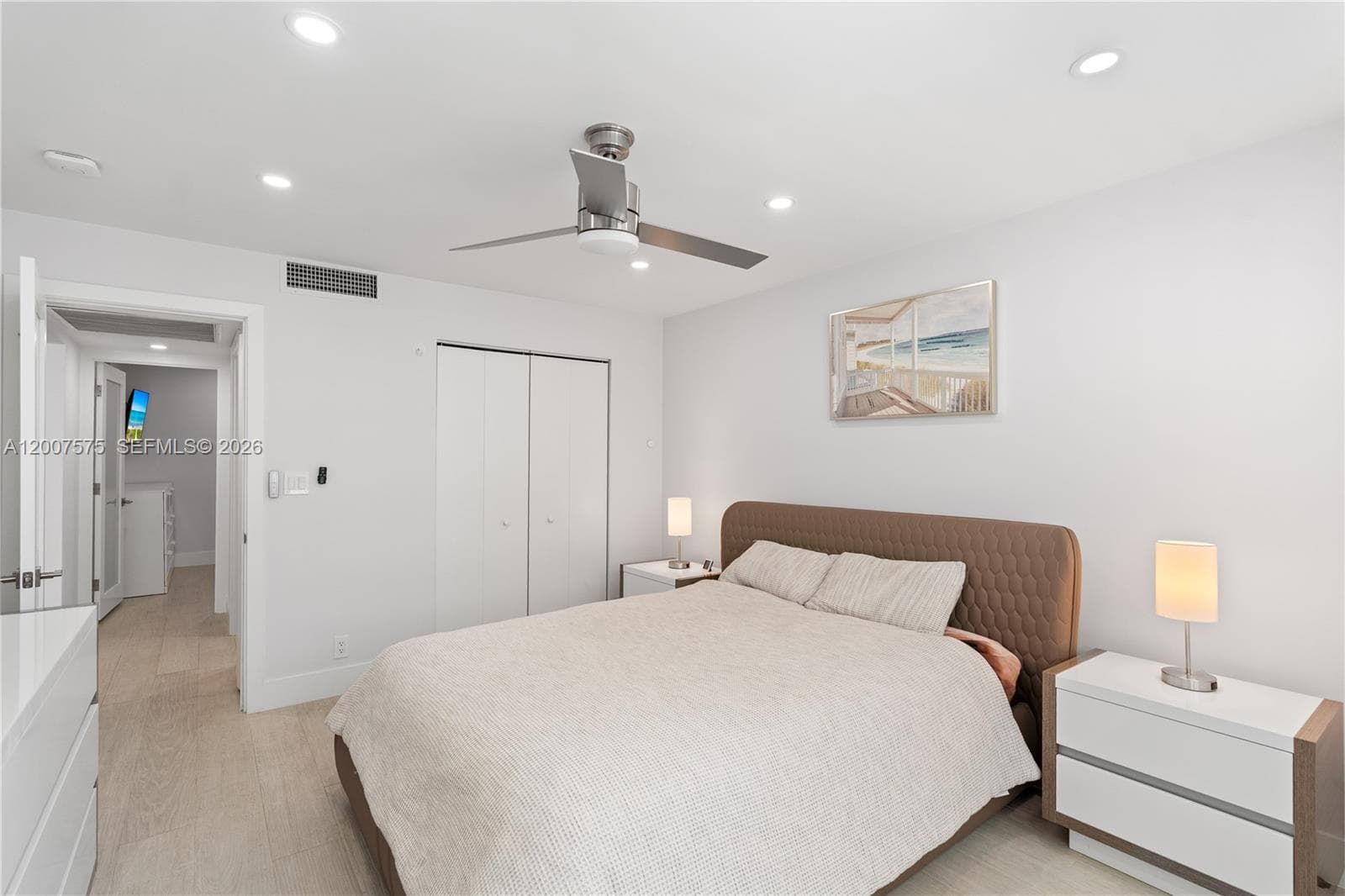 2030 Ocean Dr 918 photo 16