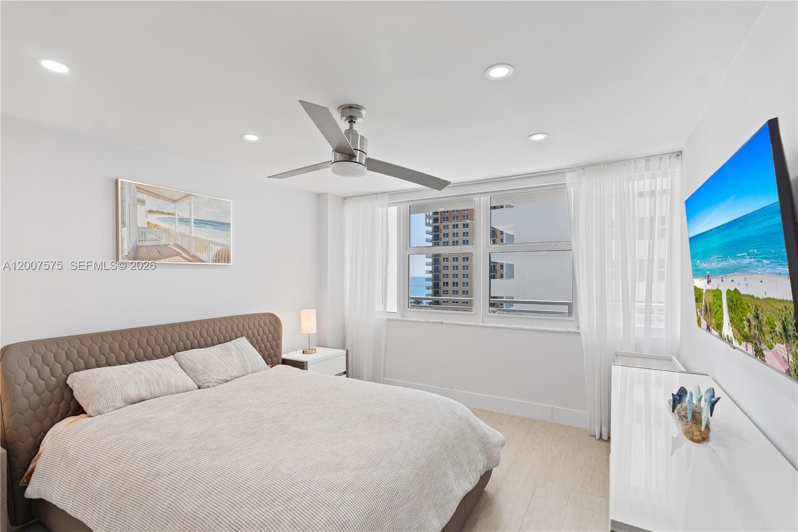 2030 Ocean Dr 918 photo 14