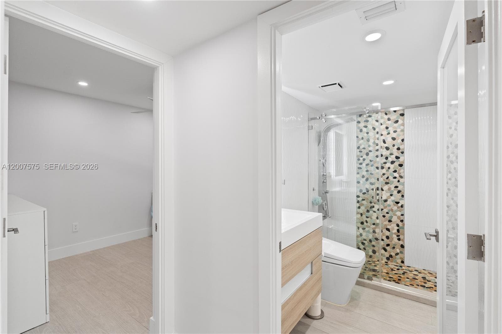 2030 Ocean Dr 918 photo 18