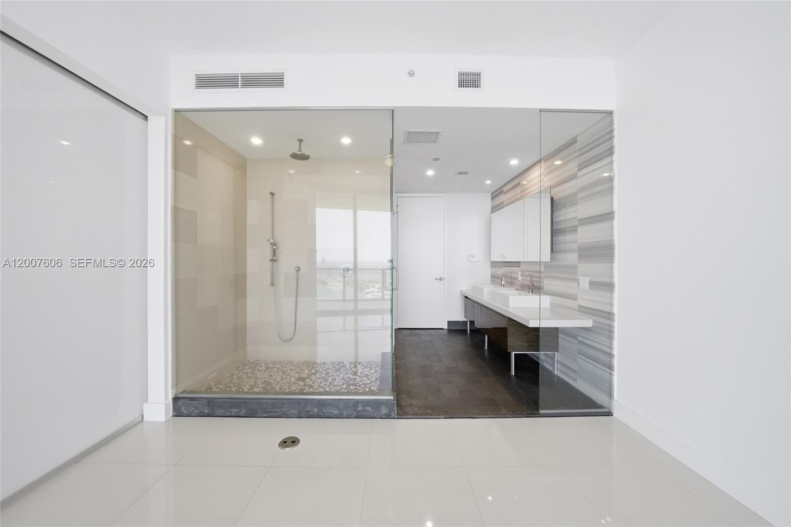 1100 Biscayne Blvd 4402 photo 16