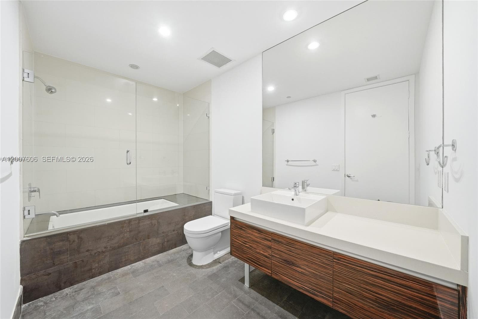 1100 Biscayne Blvd 4402 photo 22