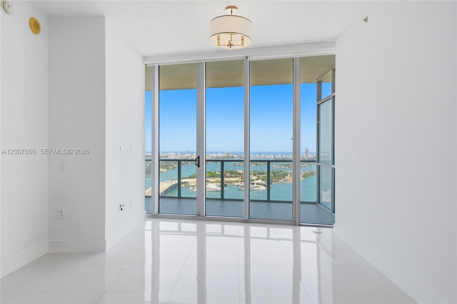 1100 Biscayne Blvd 4402 photo 3