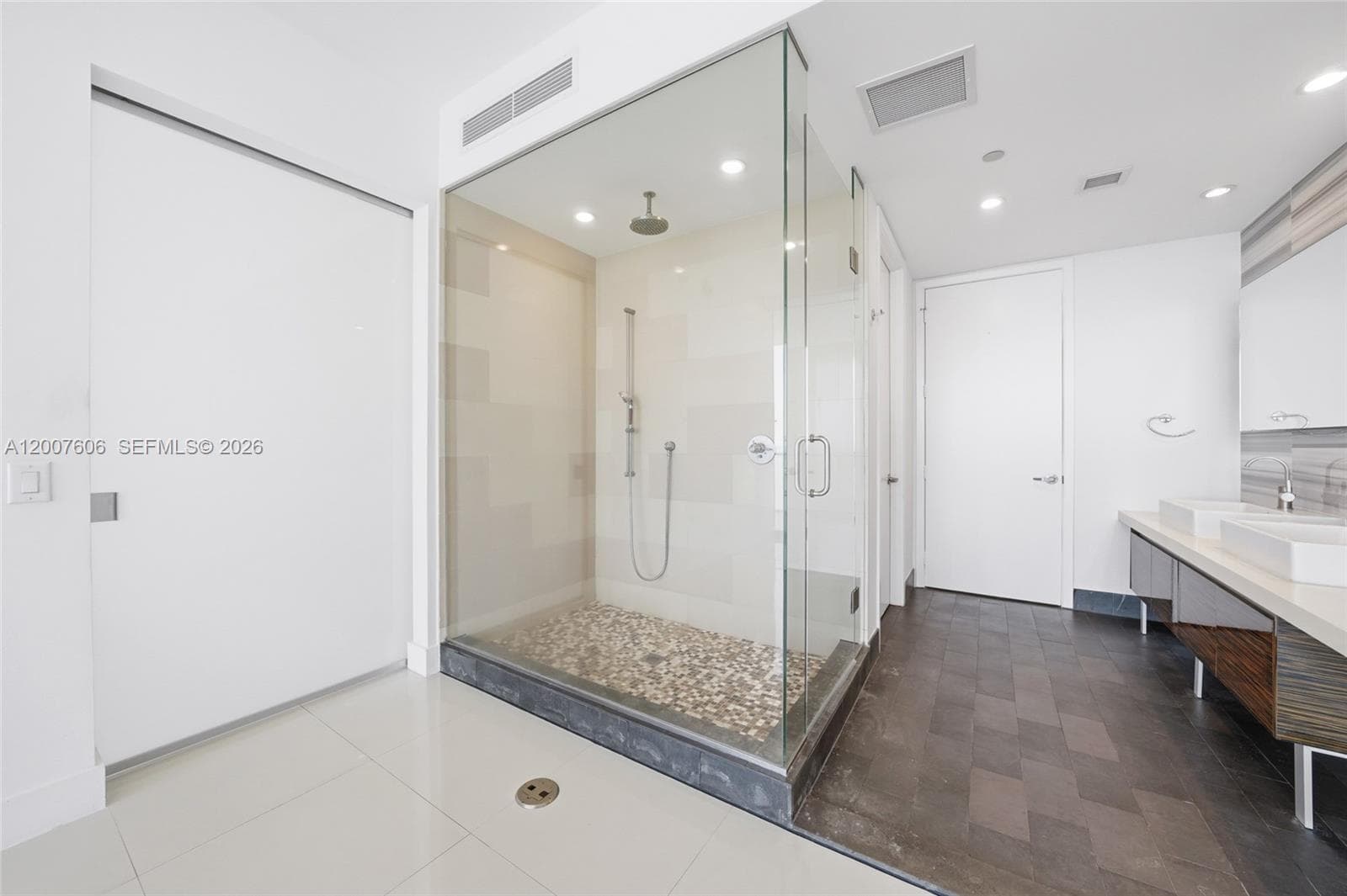 1100 Biscayne Blvd 4402 photo 15