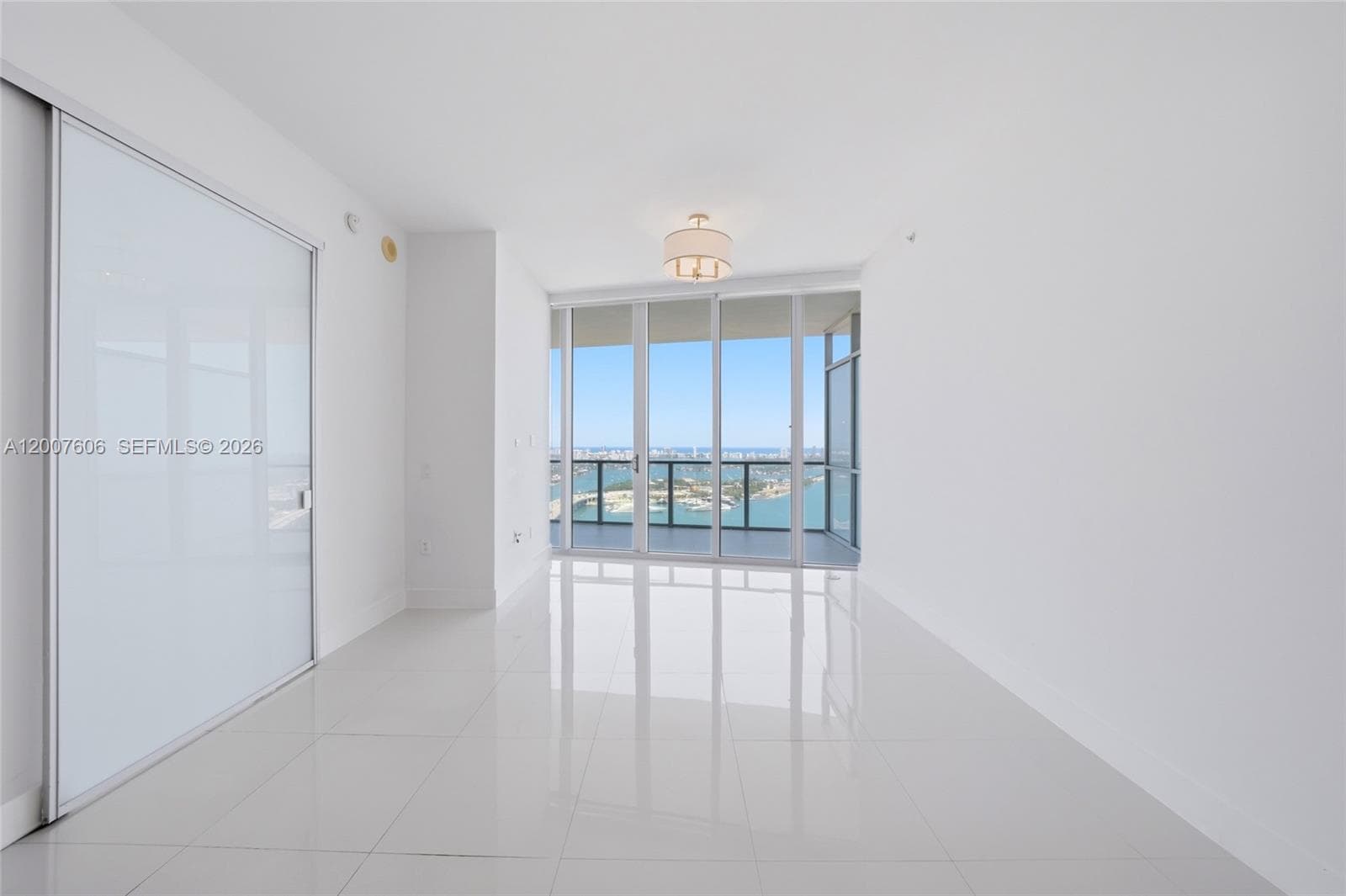 1100 Biscayne Blvd 4402 photo 4