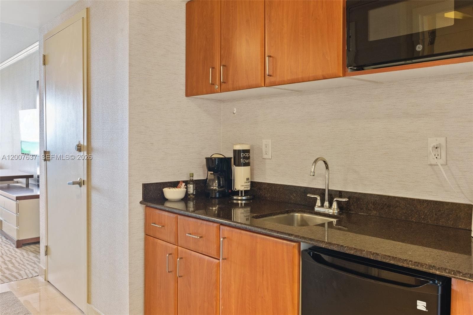 18001 Collins Ave 511 photo 3