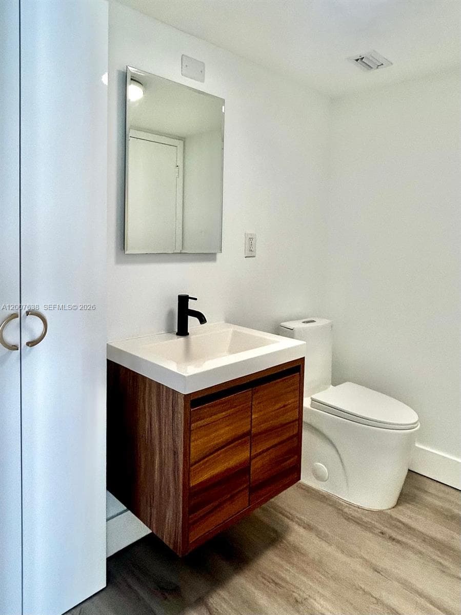 5838 Collins Ave 8E photo 12