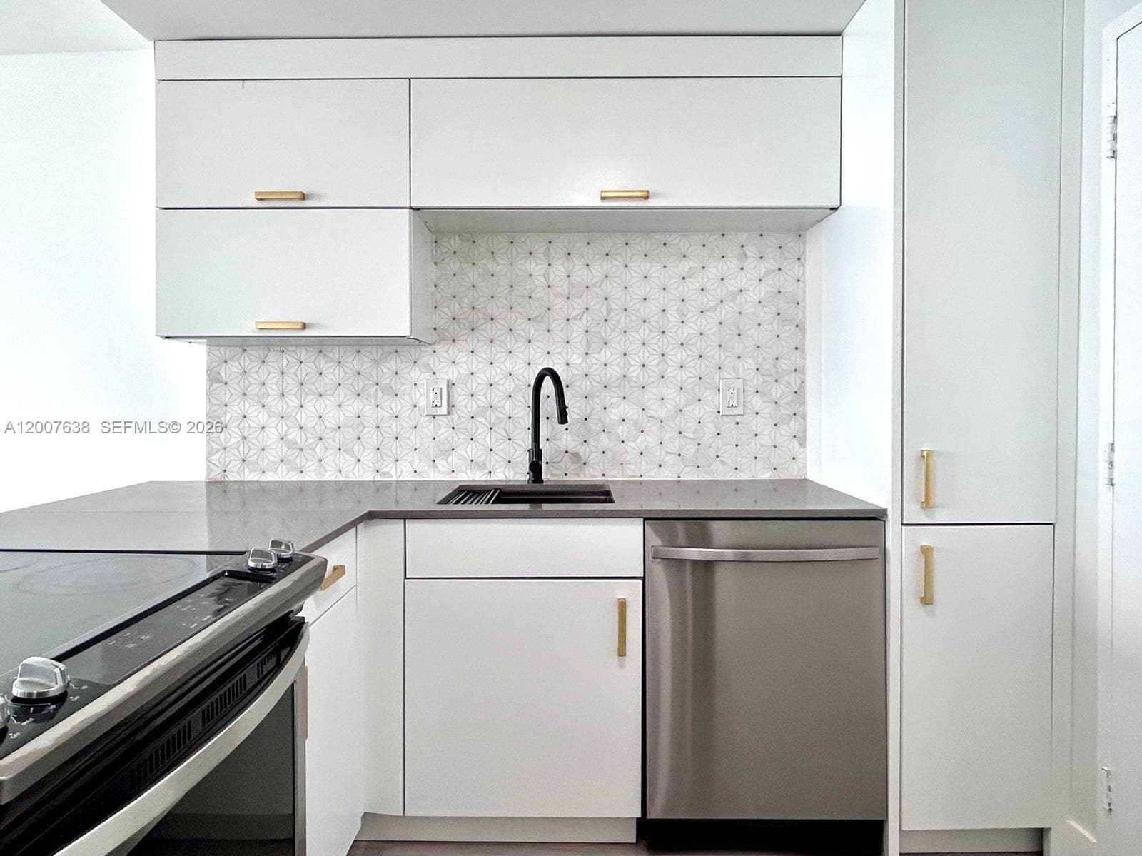 5838 Collins Ave 8E photo 15