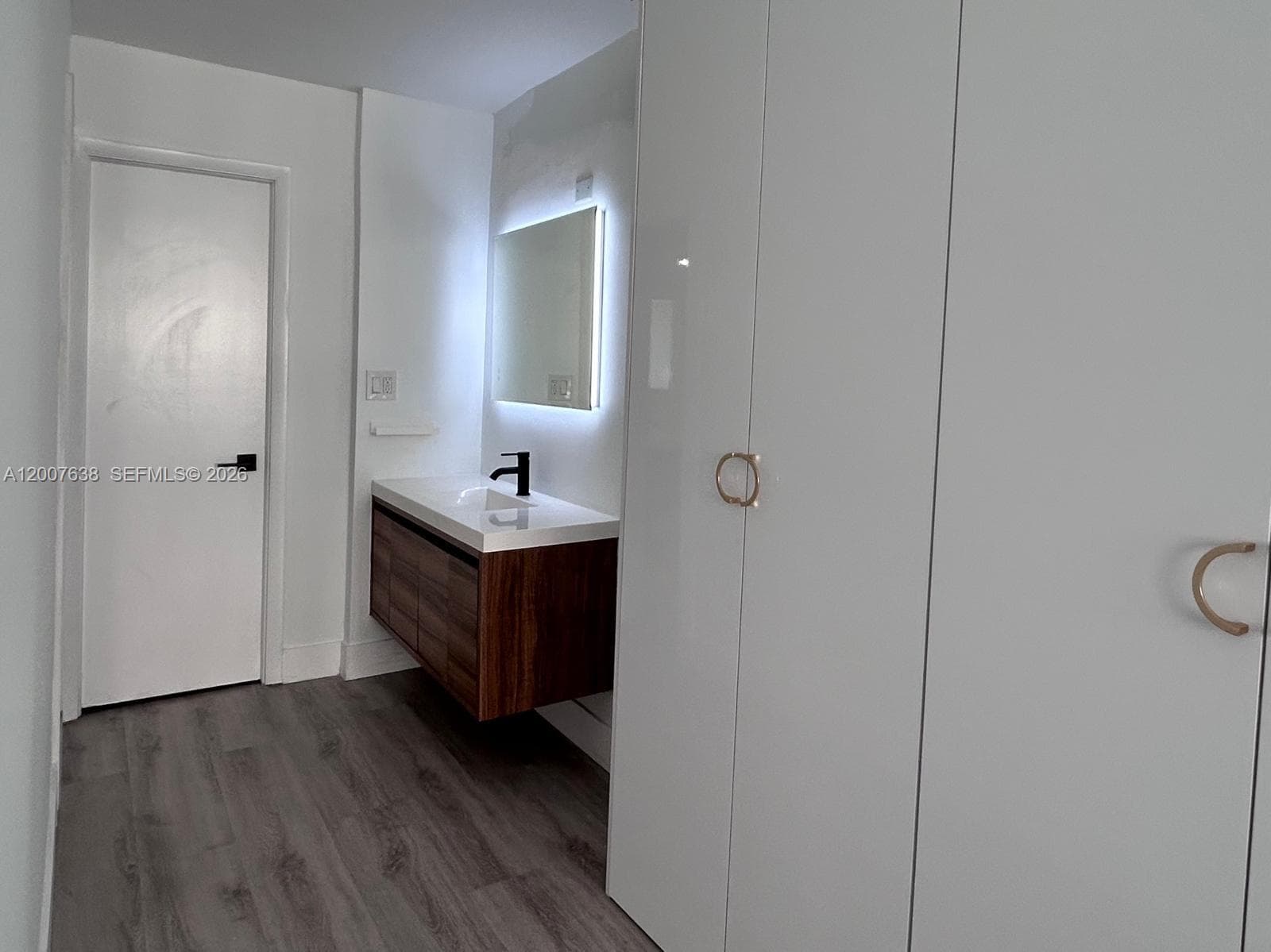 5838 Collins Ave 8E photo 8