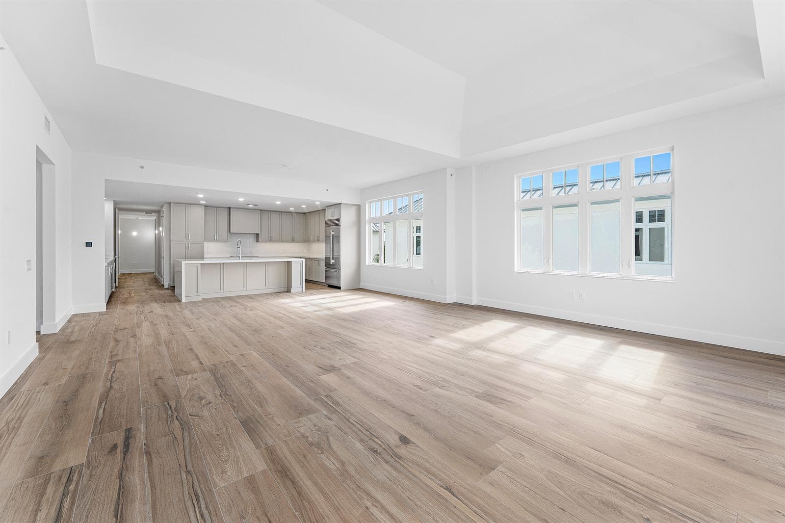 180 Lake Drive 2204 photo 19