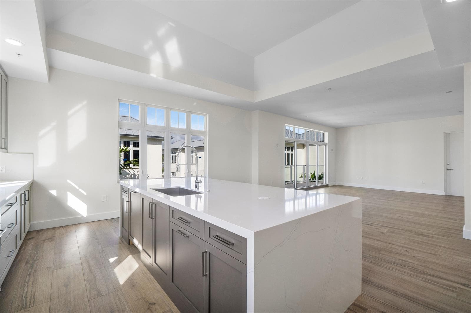 178 Lake Drive 4101 photo 12