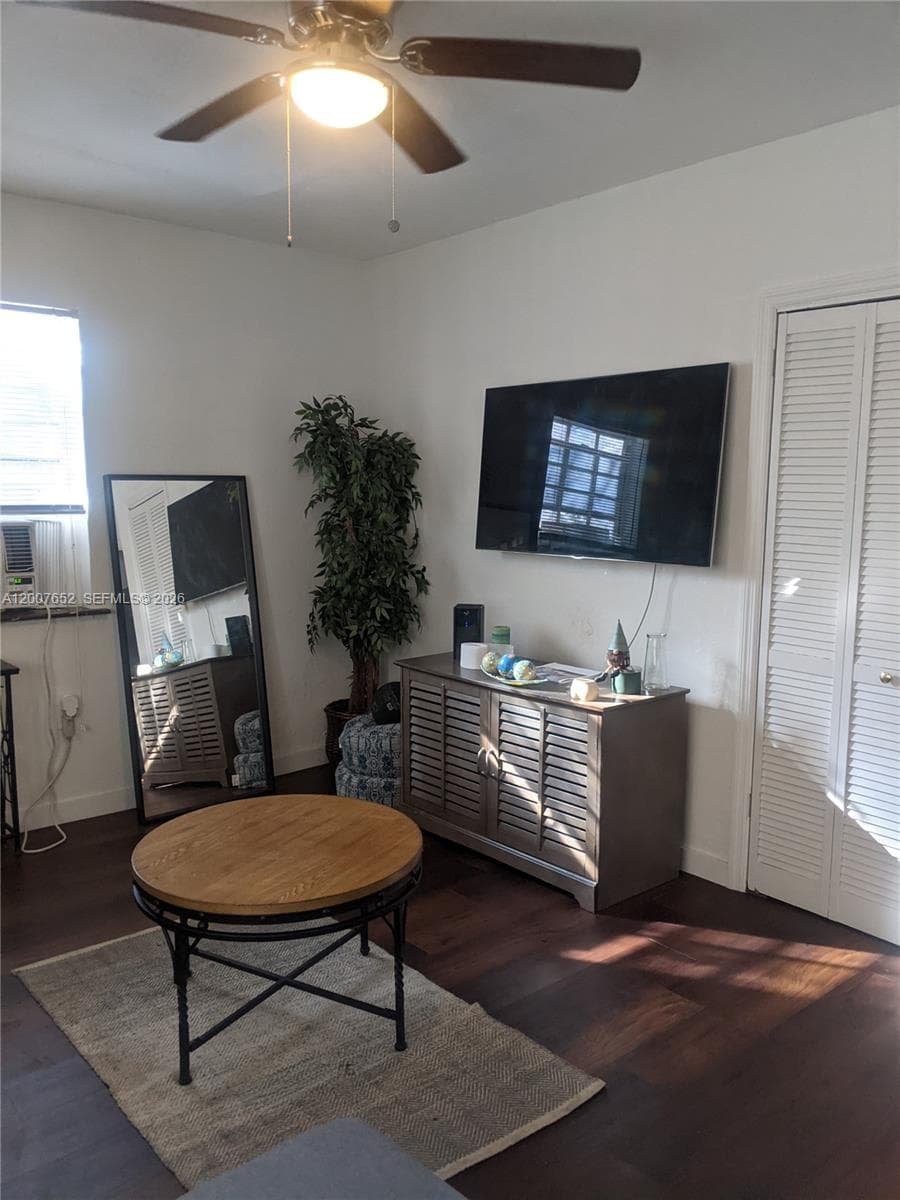 7741 Hawthorne Ave 7741 photo 1