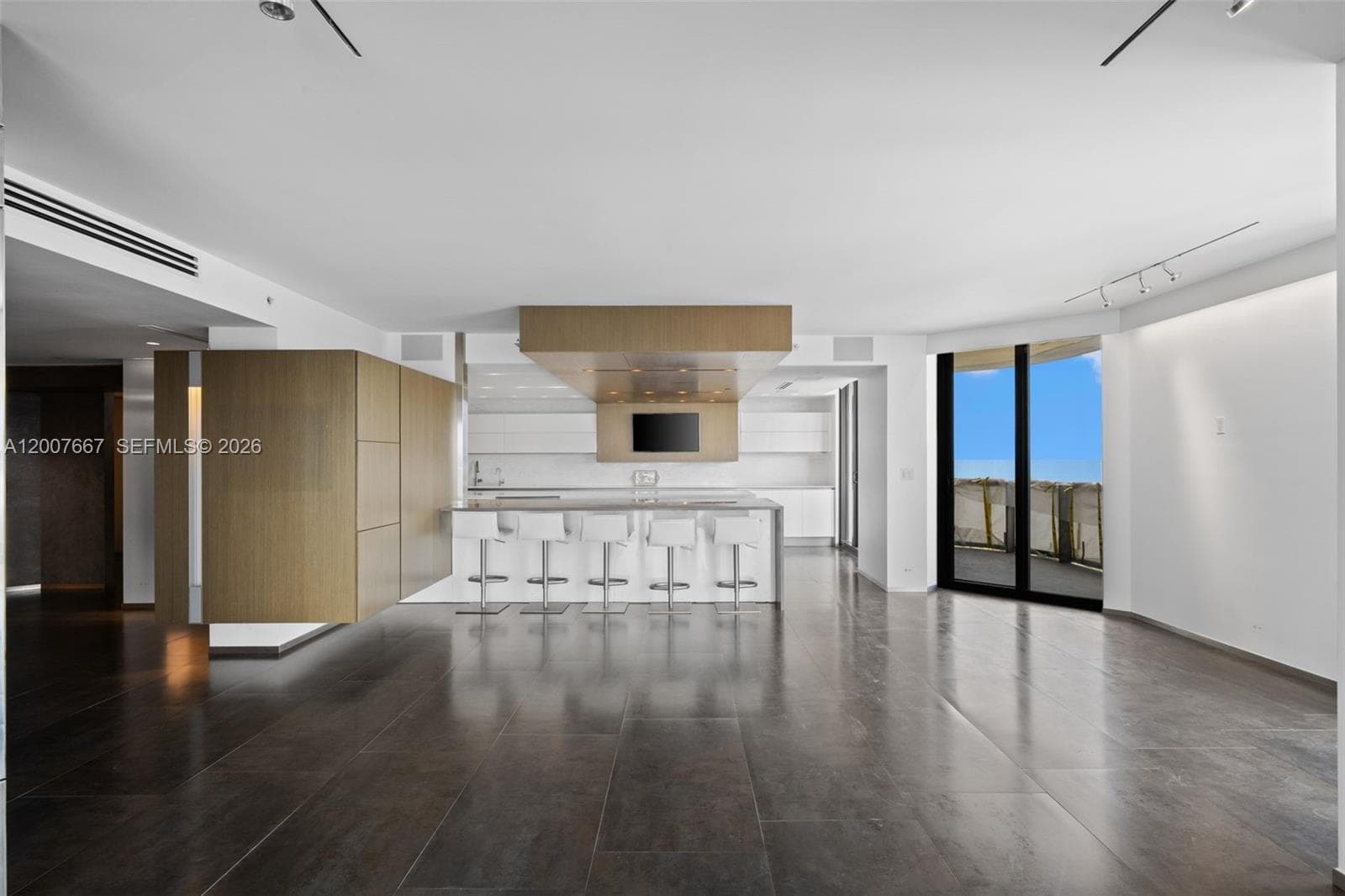 9999 Collins Ave 6J photo 3