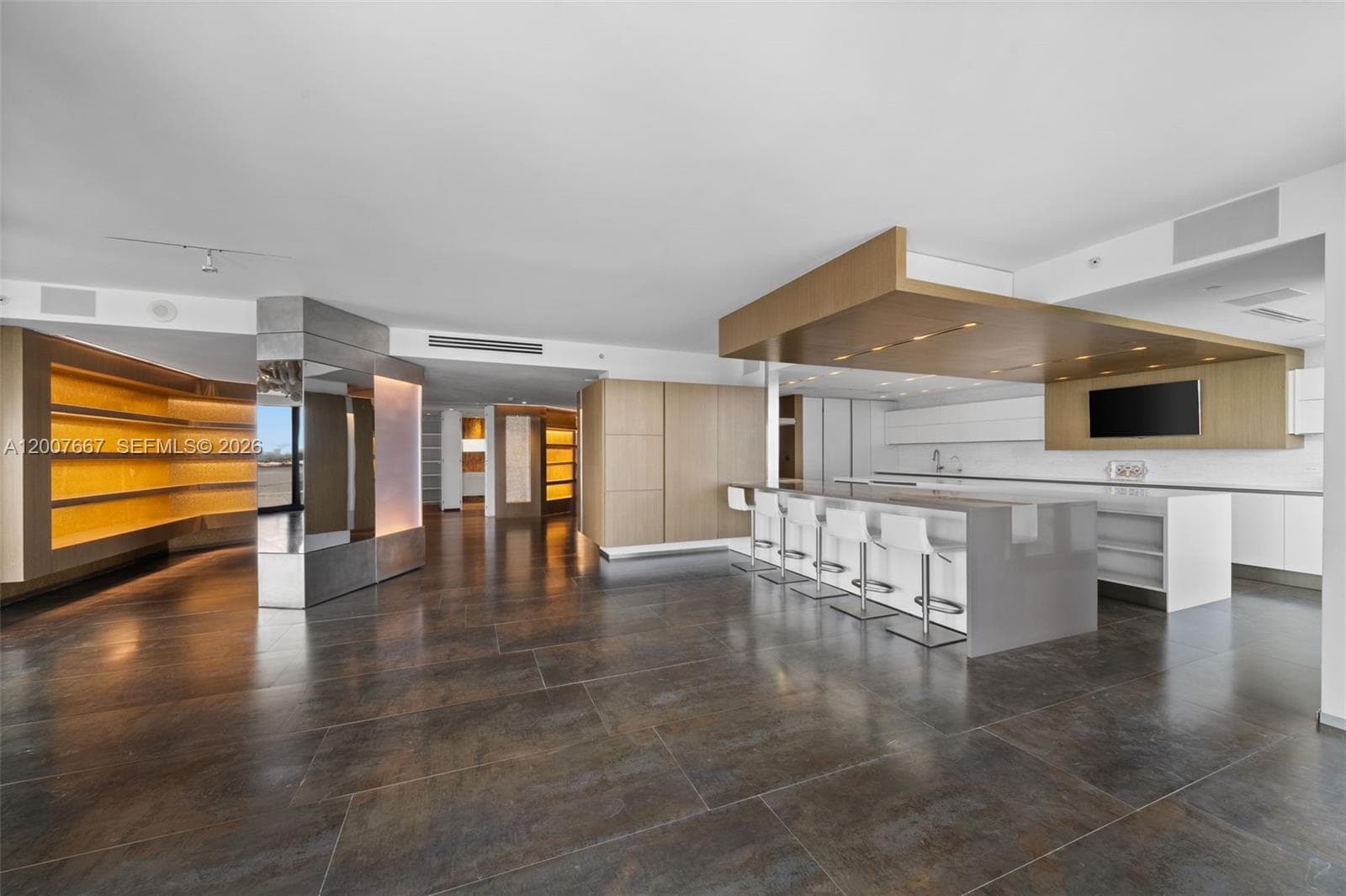 9999 Collins Ave 6J photo 1