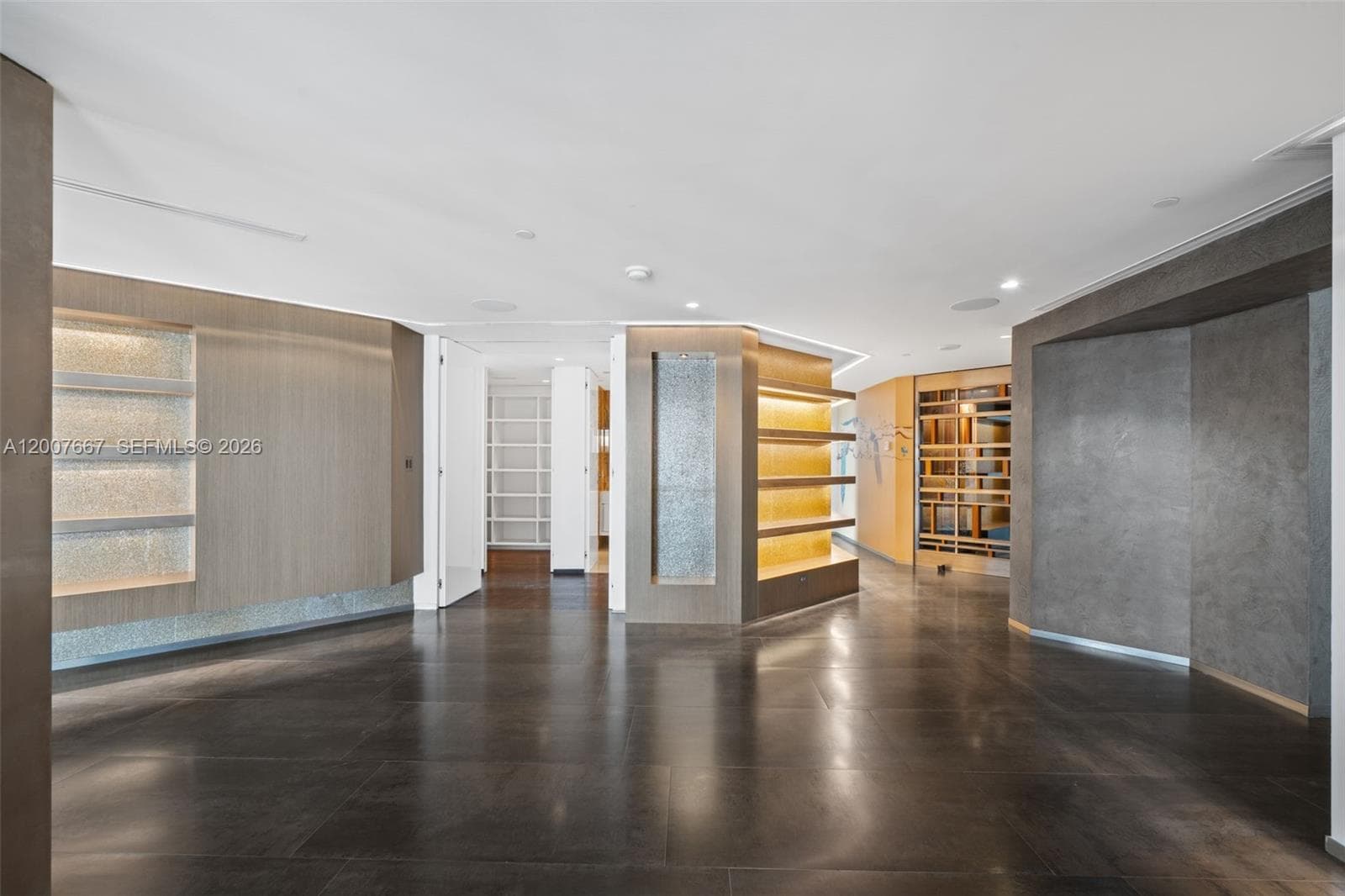 9999 Collins Ave 6J photo 9
