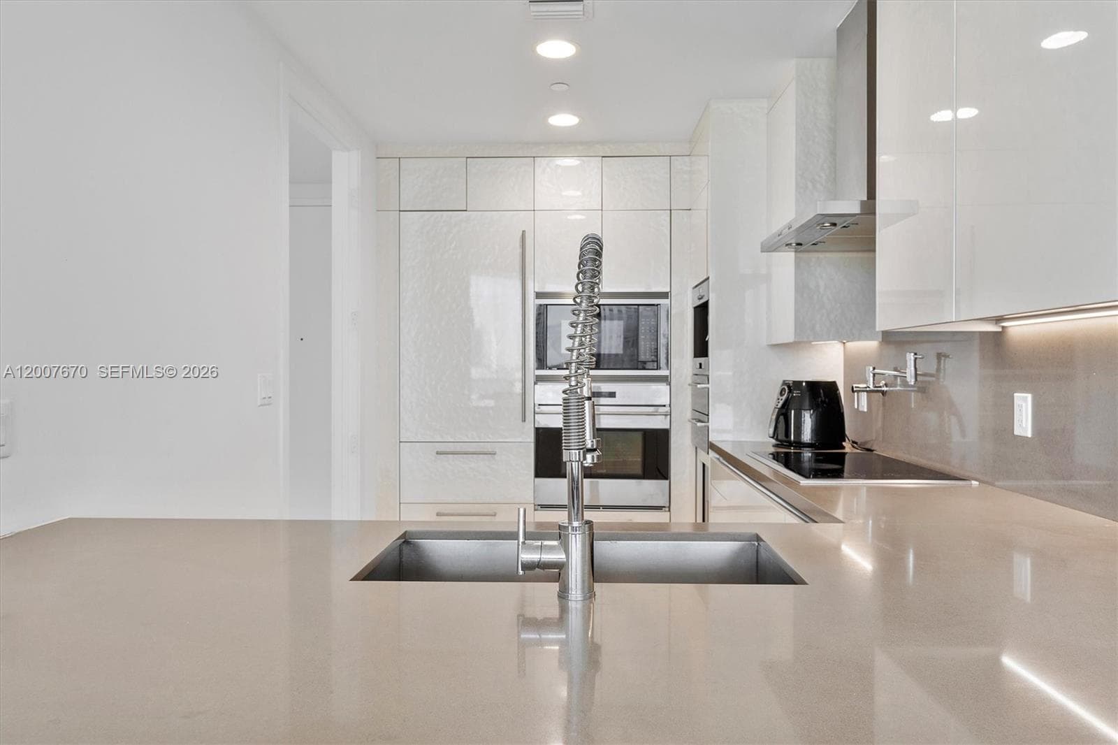 17475 Collins Ave 504 photo 13
