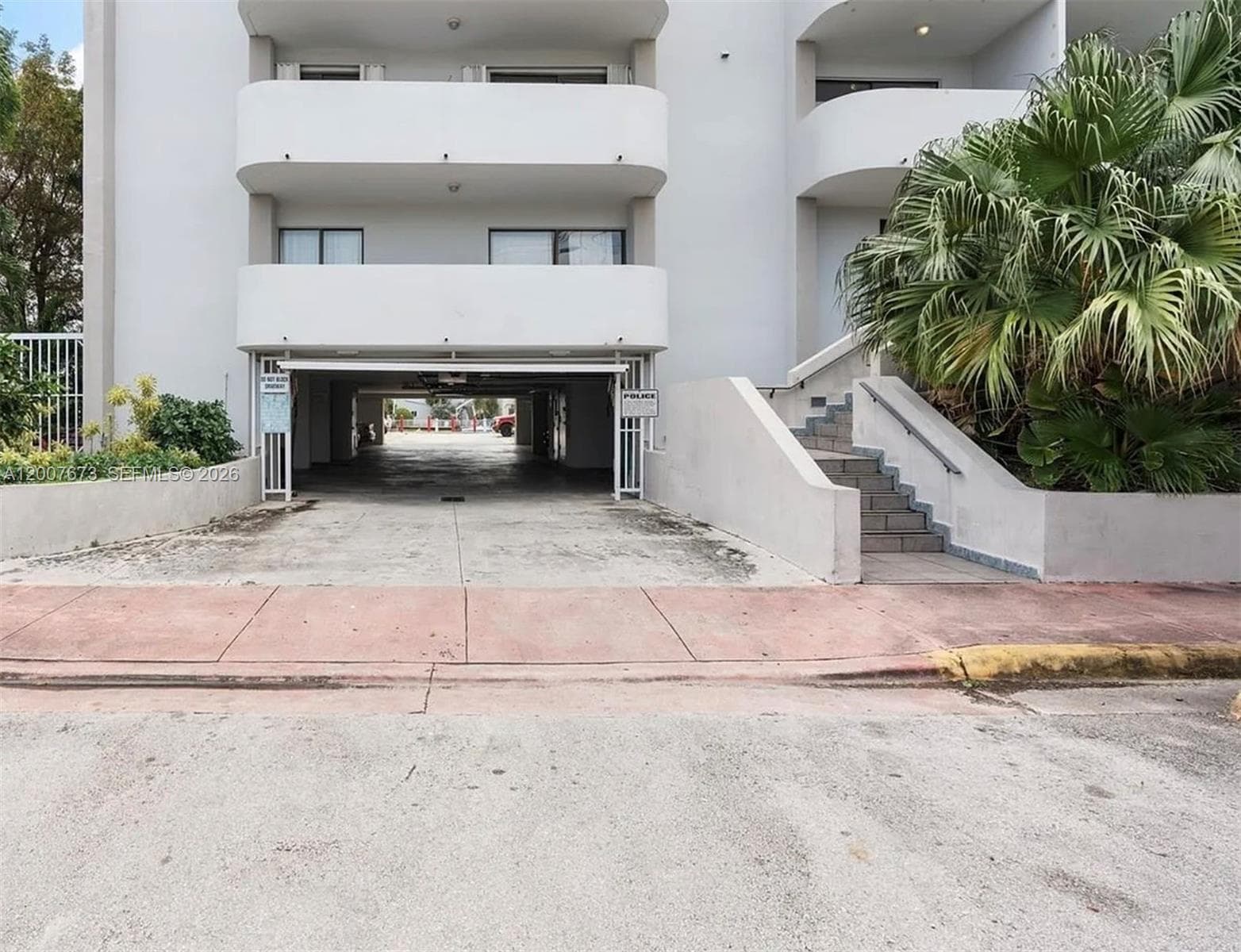 110 Shore Dr 5B photo 2