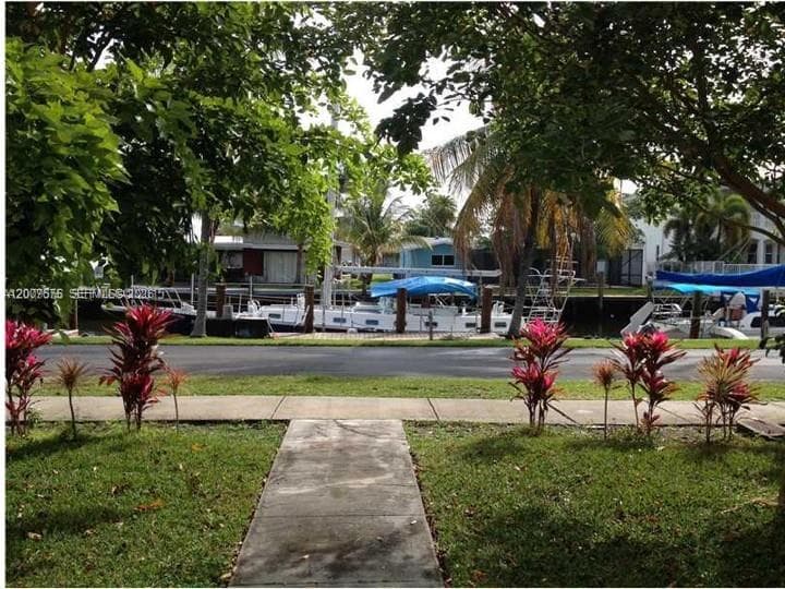 305 2nd Ave na photo 3