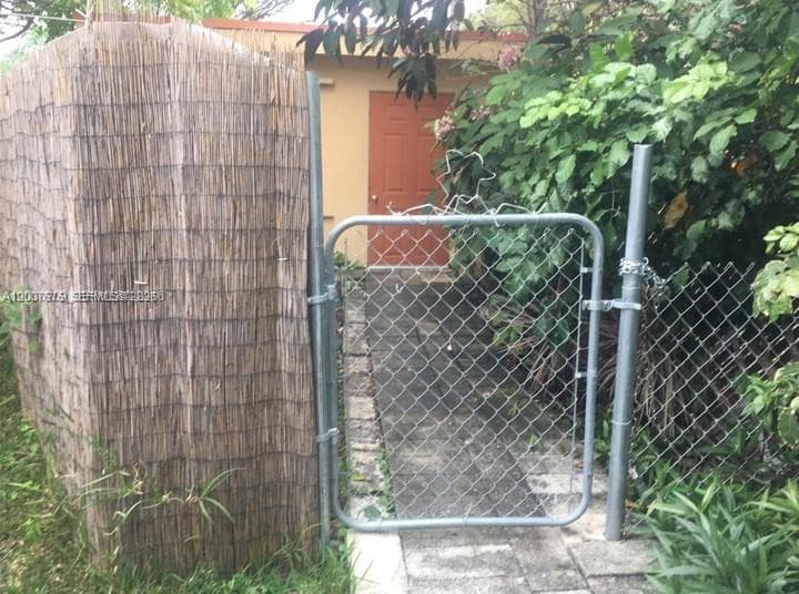 305 2nd Ave na photo 8