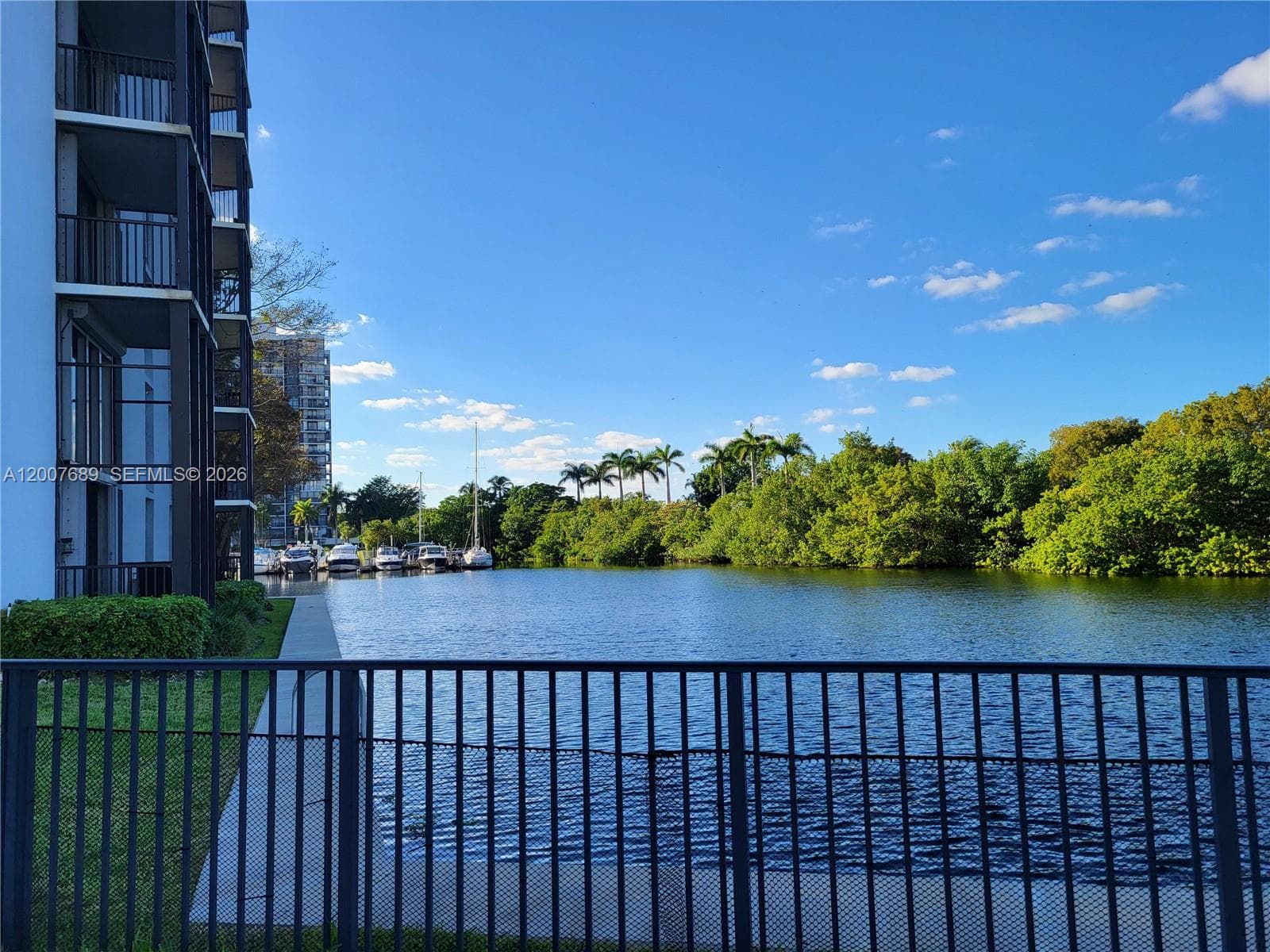 3475 N Country Club Dr 409 photo 23