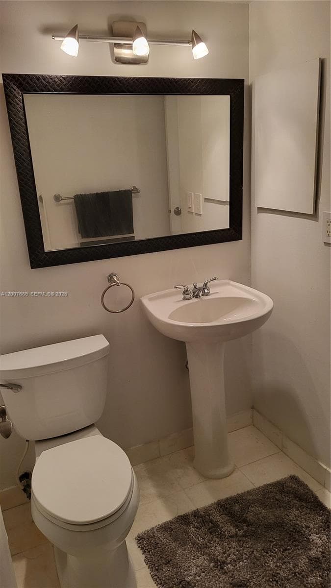 3475 N Country Club Dr 409 photo 12