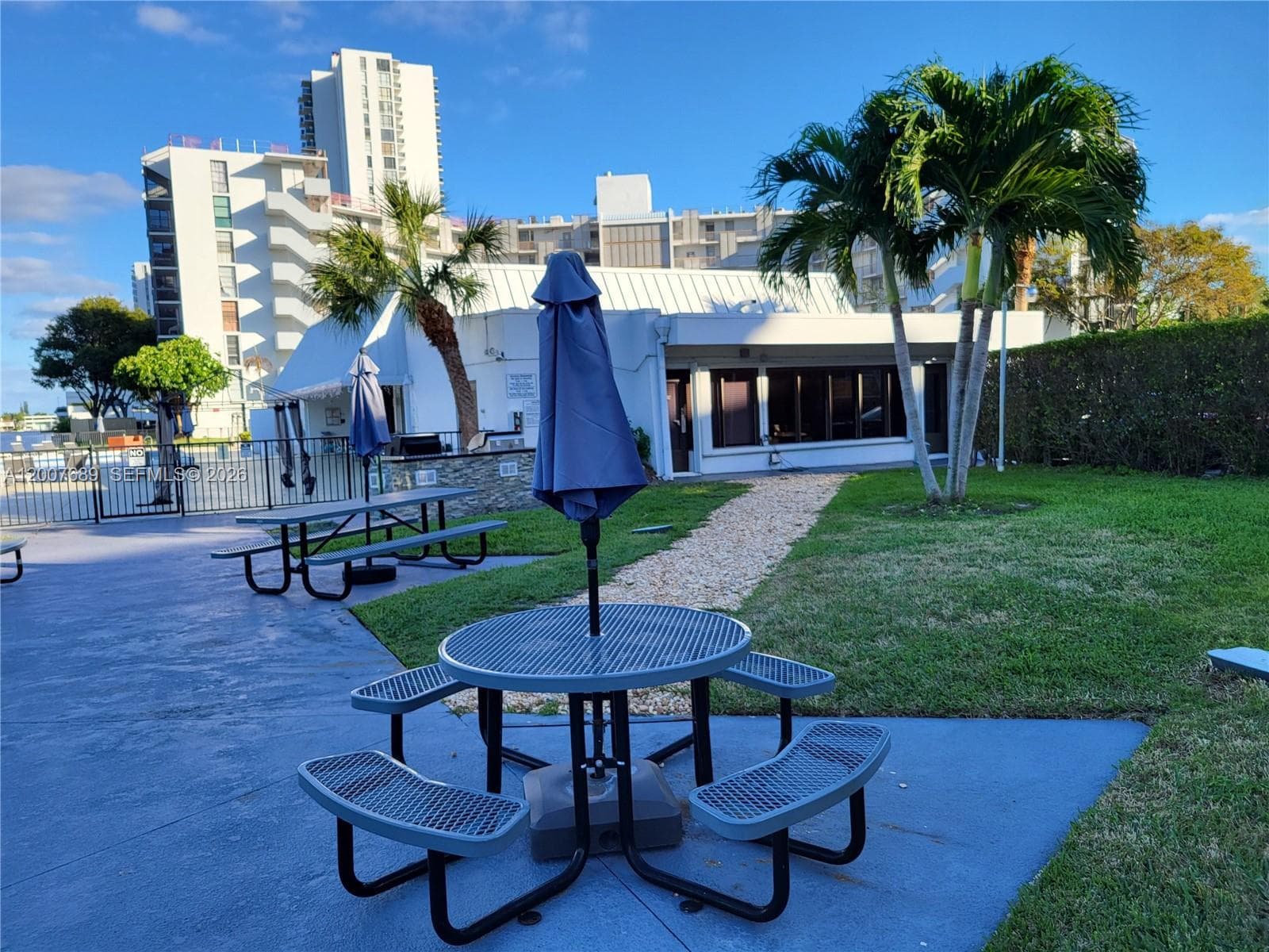 3475 Country Club Dr 409 photo 22