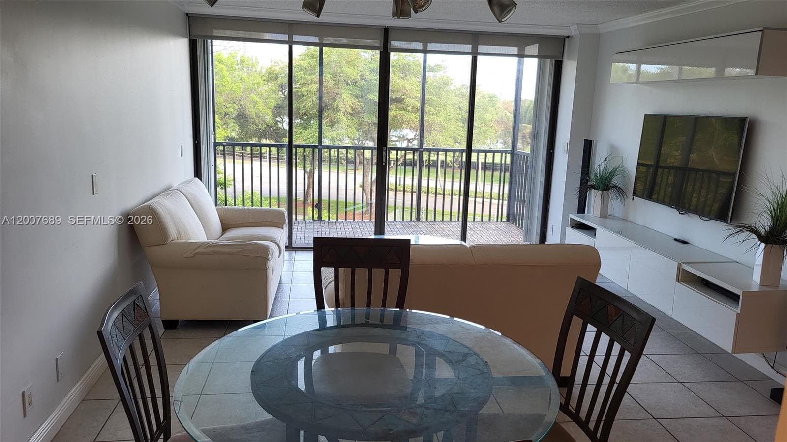 3475 N Country Club Dr 409 photo 5