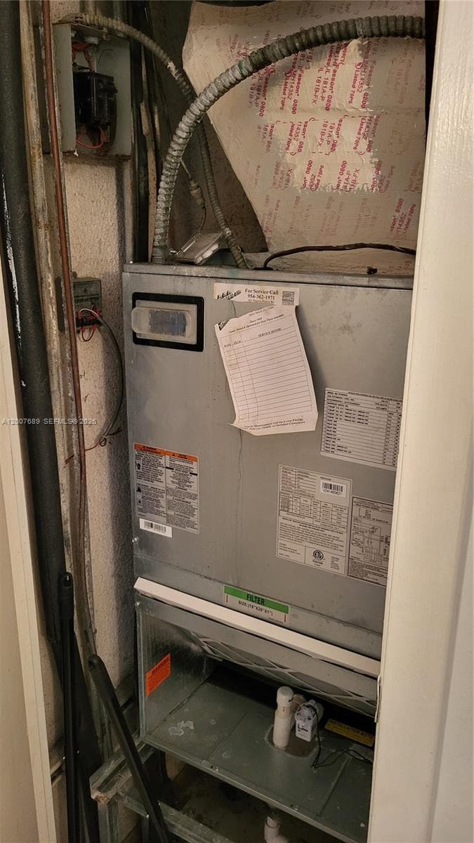 3475 Country Club Dr 409 photo 24