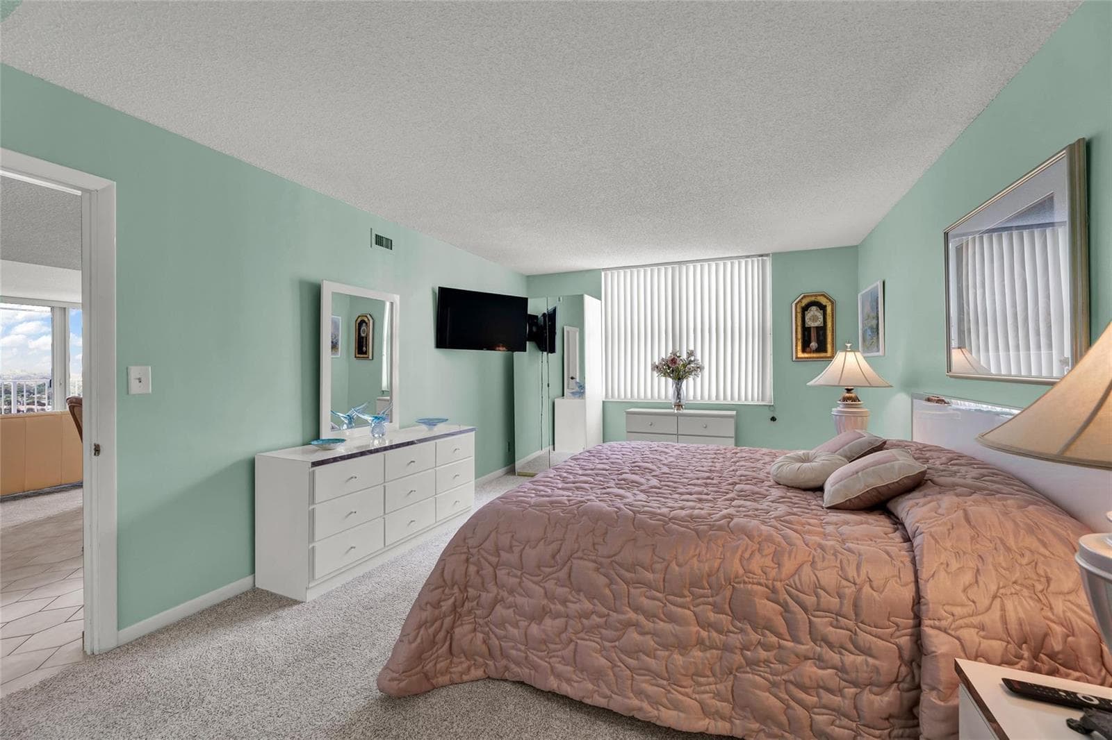 1010 S Ocean Boulevard 1509 photo 25