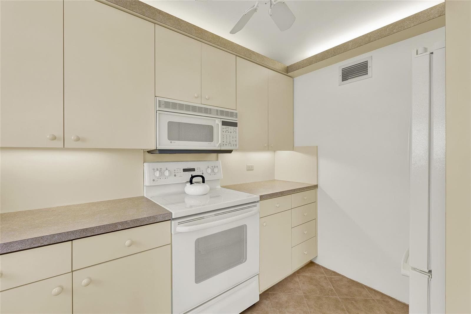 1010 S Ocean Boulevard 1509 photo 21