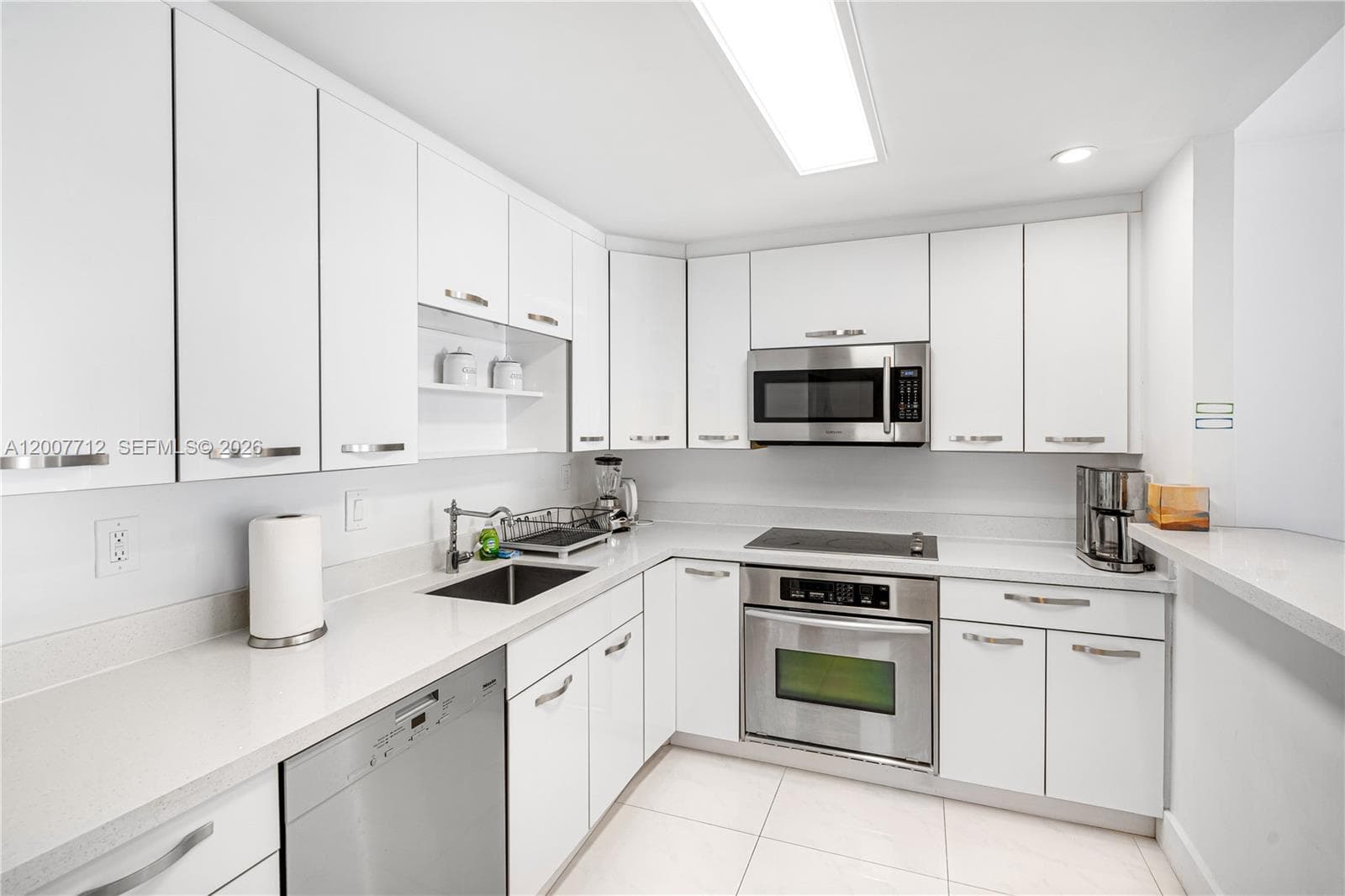 19370 Collins Ave 1612 photo 5