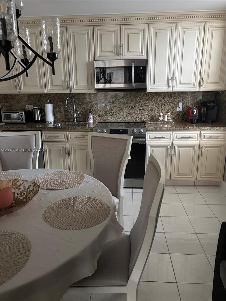 1865 Ocean Dr 4L photo 18
