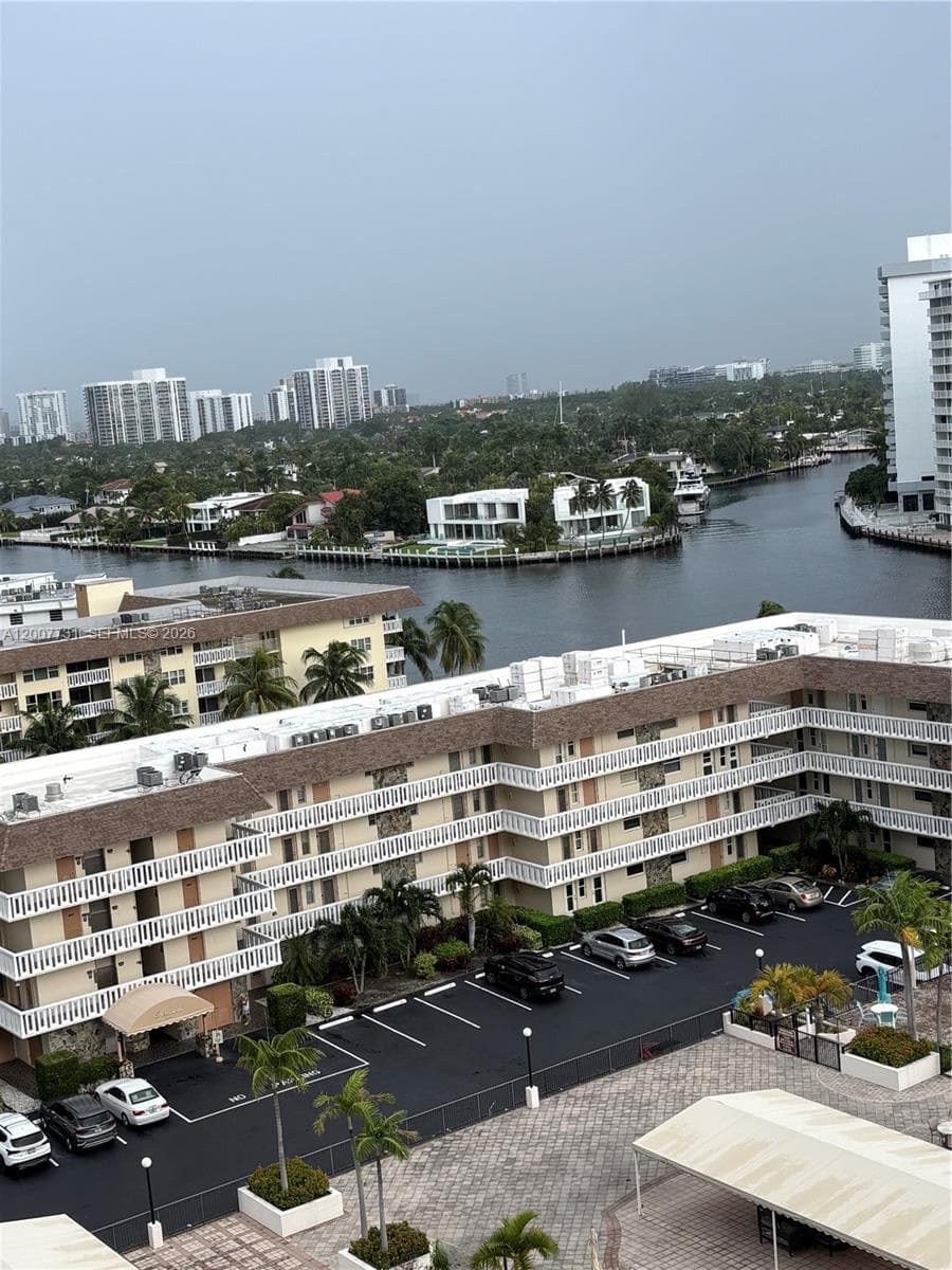 1865 Ocean Dr 4L photo 25