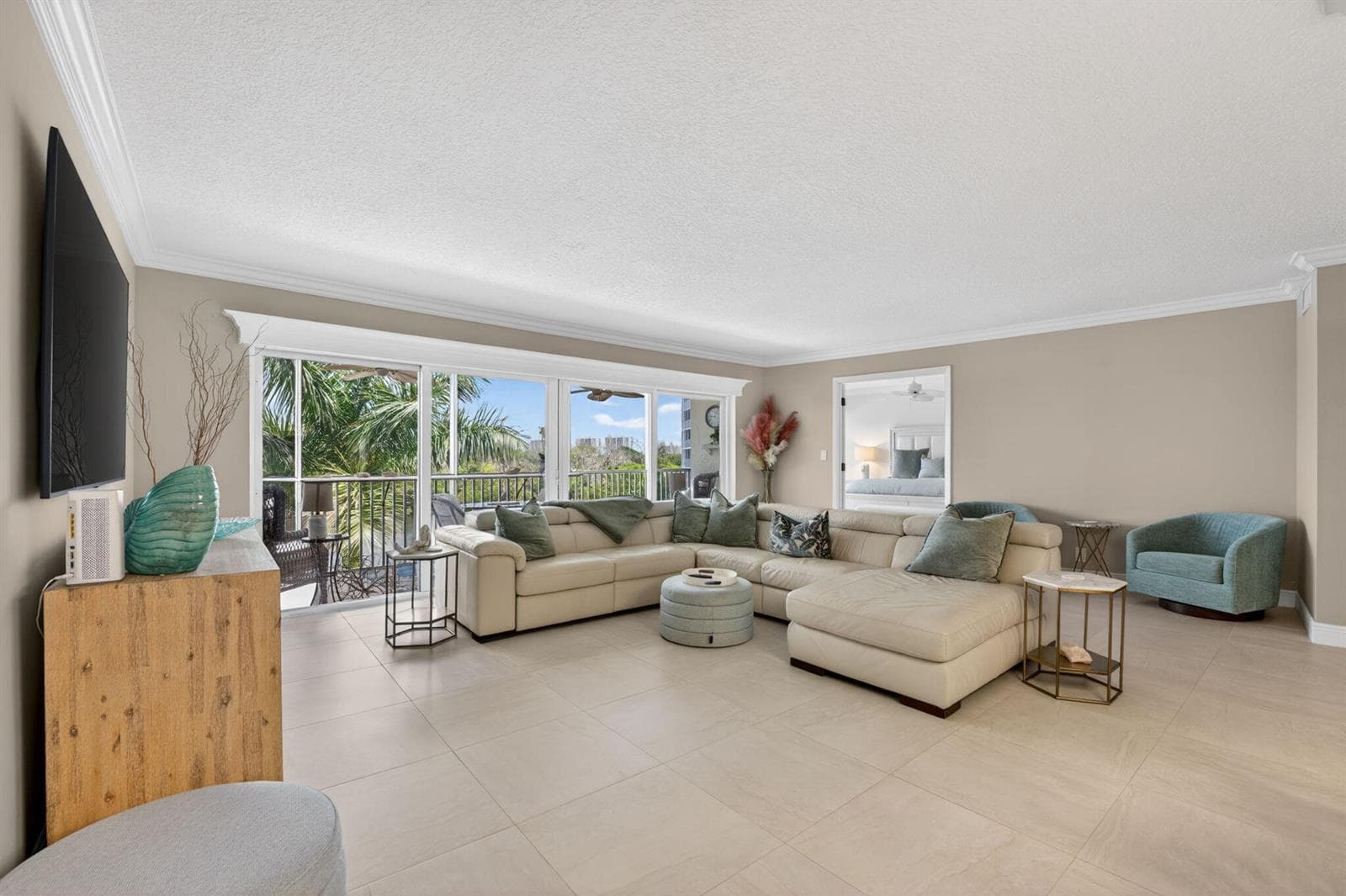 1523 E Hillsboro Boulevard 631 photo 13