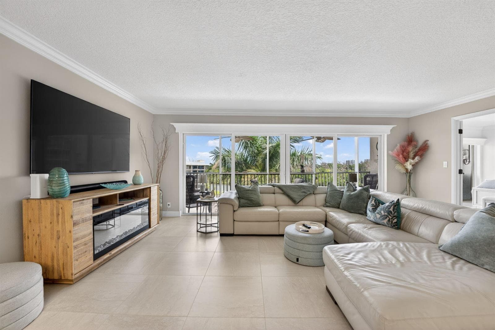 1523 E Hillsboro Boulevard 631 photo 14