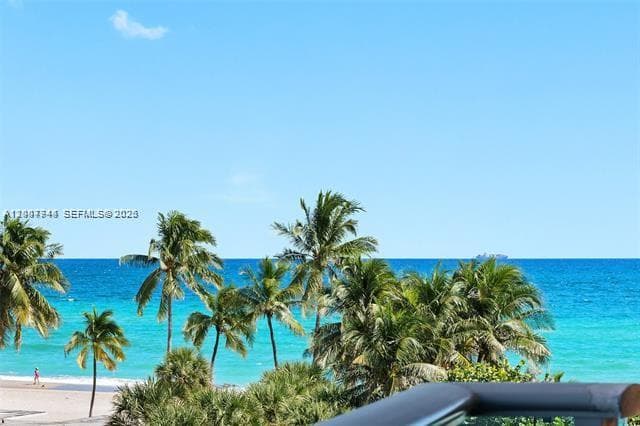 2501 Ocean Dr 402 photo 17