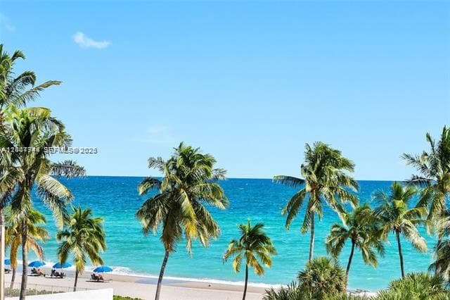 2501 Ocean Dr 402 photo 18