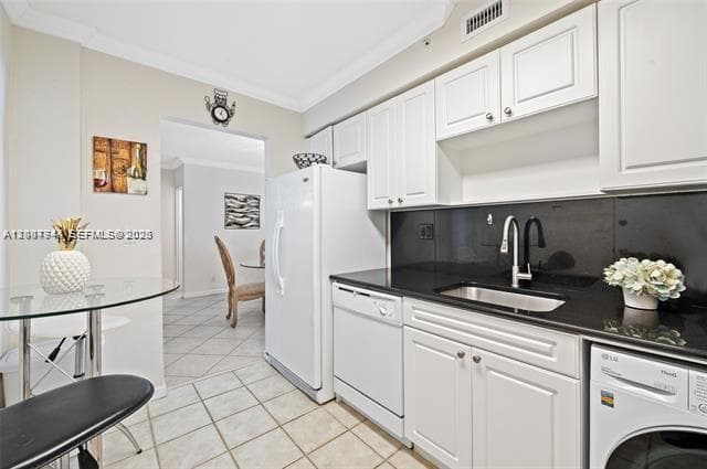 2501 Ocean Dr 402 photo 8