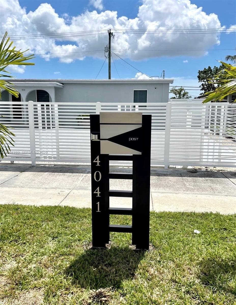 4041 117th Ave photo 3