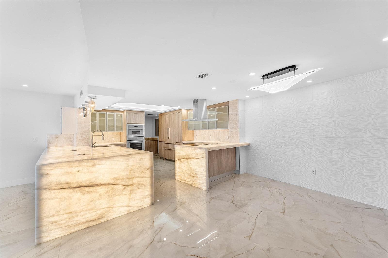 700 S Ocean Boulevard 504 photo 13
