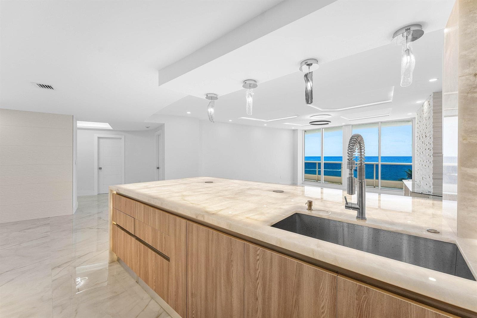 700 S Ocean Boulevard 504 photo 19