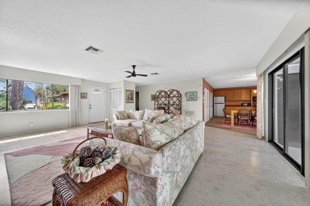 1272 SW Evergreen Lane photo 6