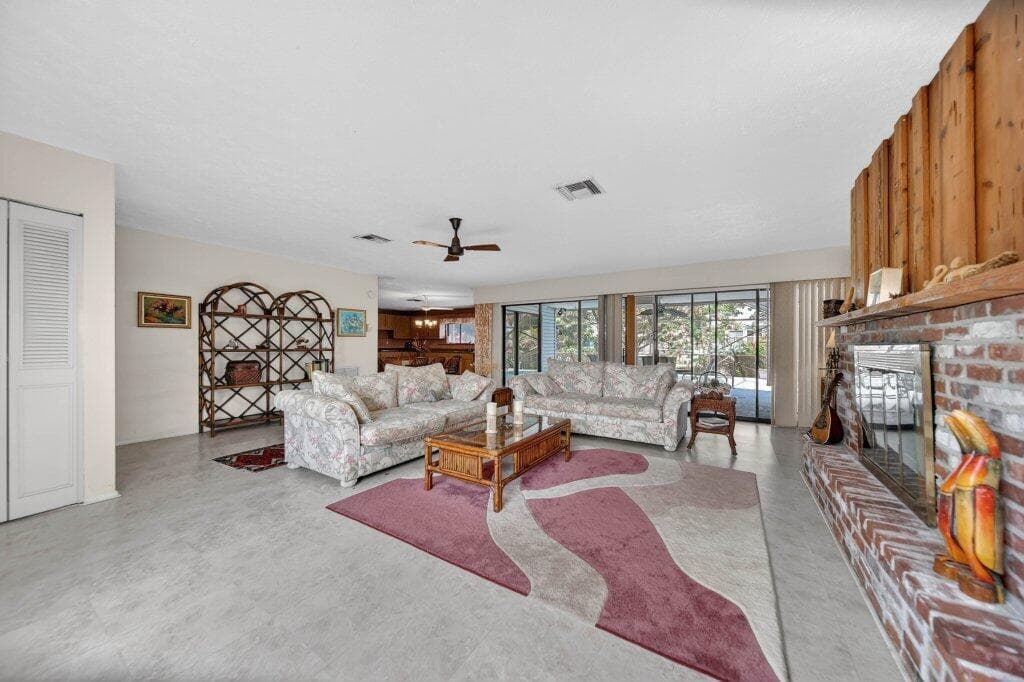 1272 SW Evergreen Lane photo 7