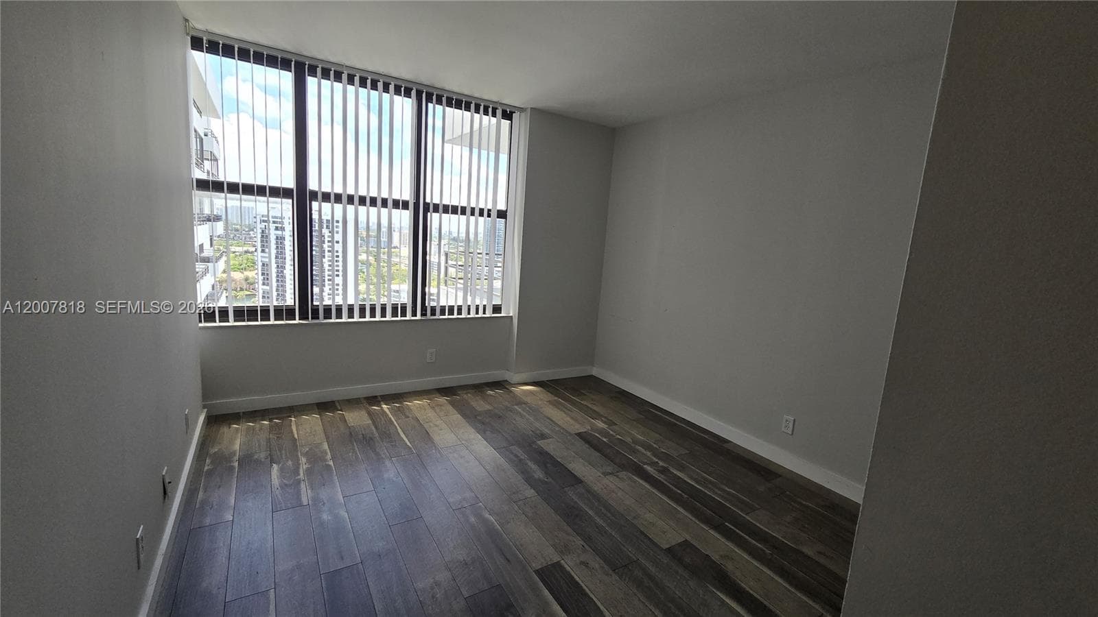 2500 Parkview Dr 2317 photo 16