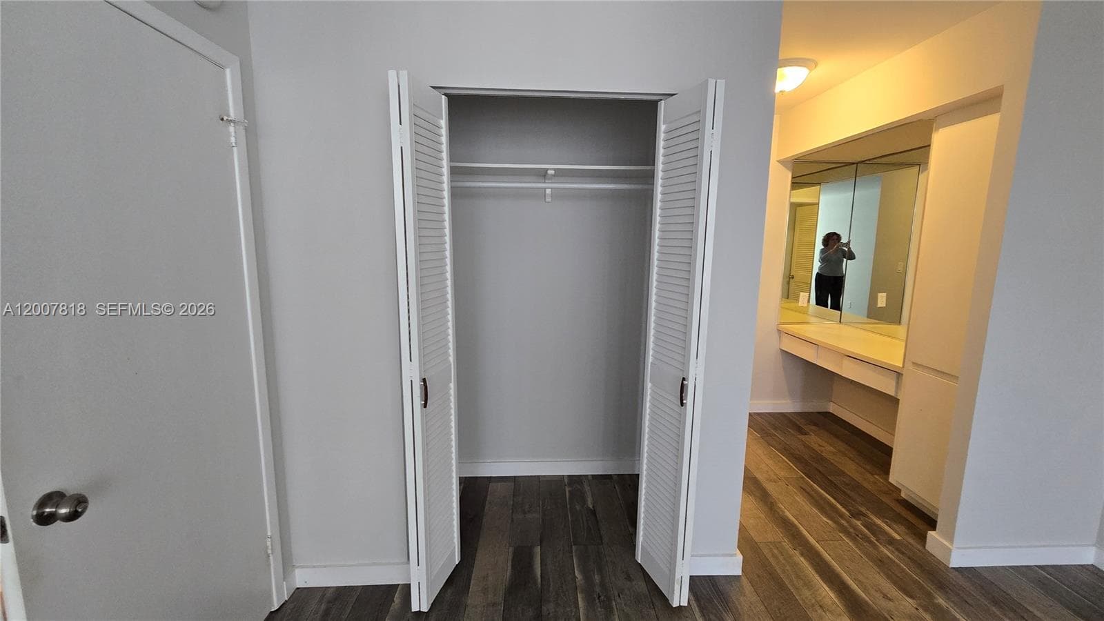 2500 Parkview Dr 2317 photo 22