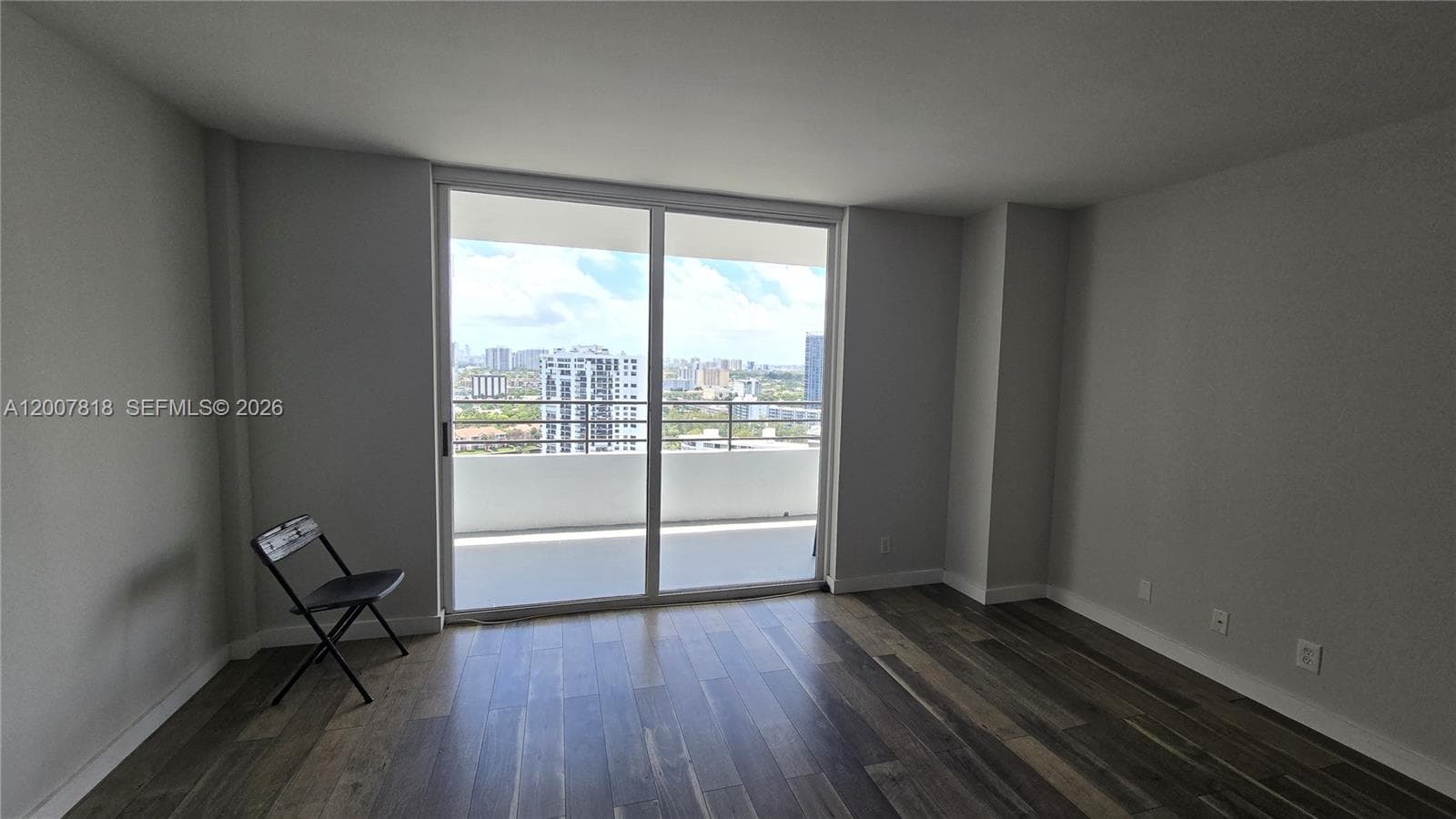 2500 Parkview Dr 2317 photo 5