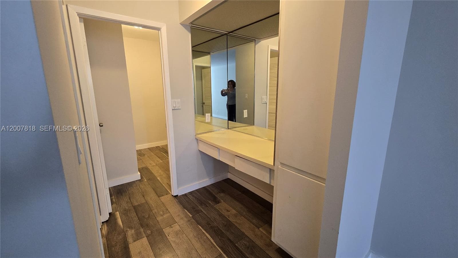 2500 Parkview Dr 2317 photo 24
